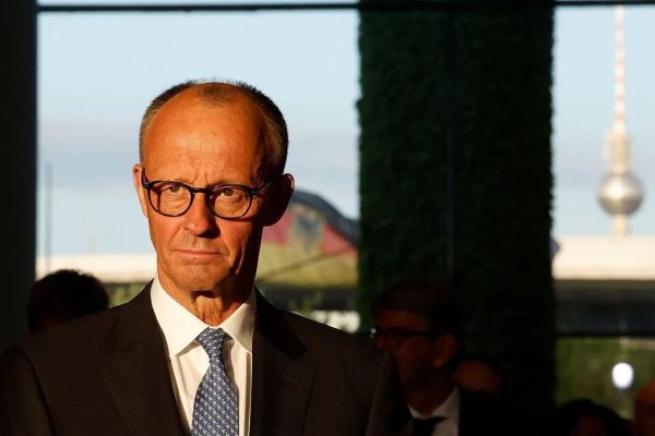 股融贷 德国新总理，开局“很受伤”