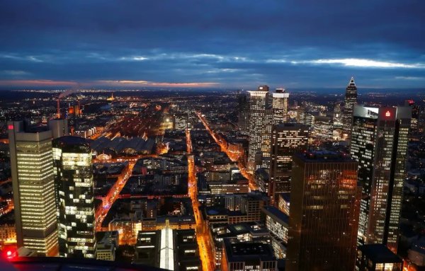 中融证券 欧元EURUSD稳得住吗？欧洲经济疲软+政治分裂双杀进行时