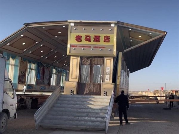 九鼎配资 卡车变酒楼，随时可开席！“流动宴会车”走红，低配版38万